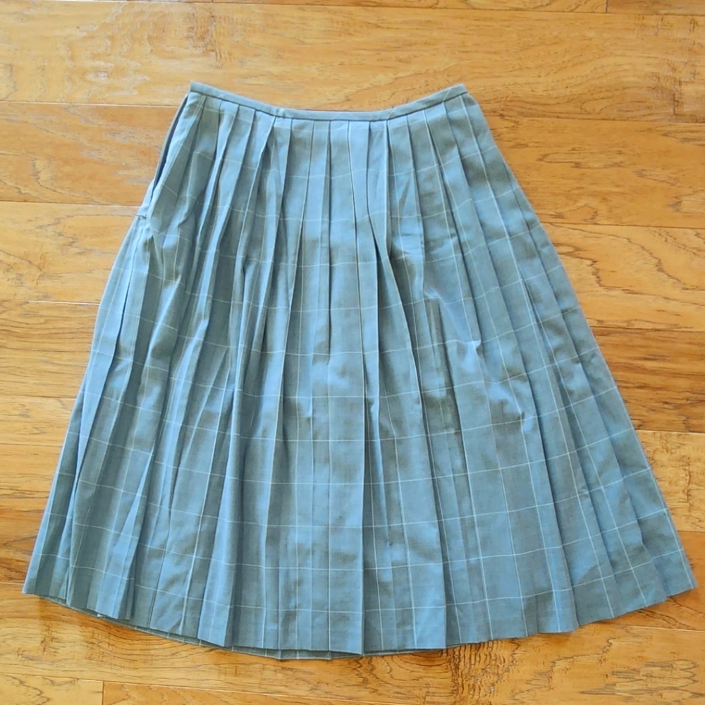 Pleated midi skirt by Calvin Klien, size 4